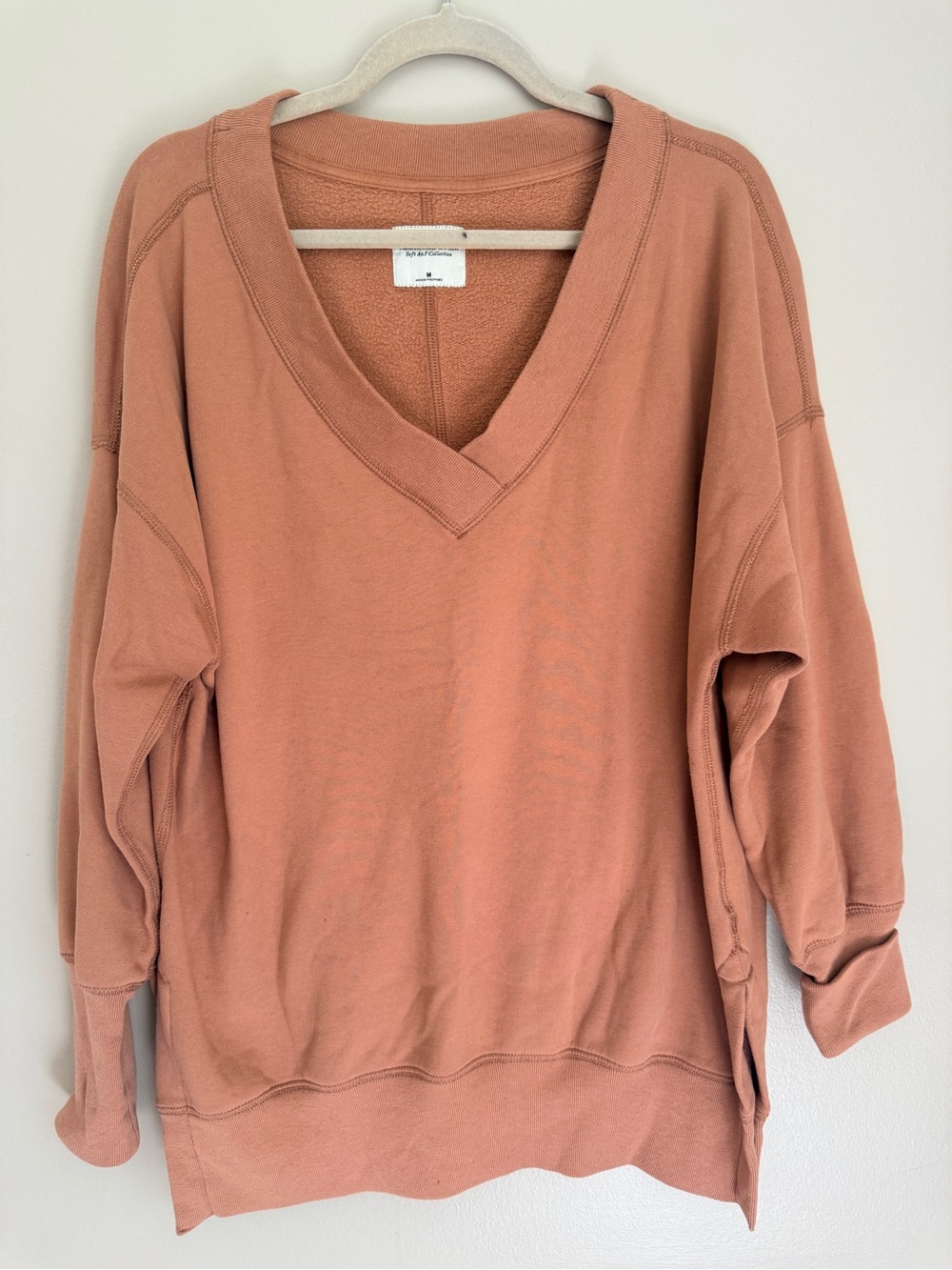 NWOT Abercrombie & Fitch Women's V-Neck Sweater - Terracotta, size medium